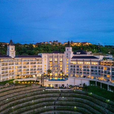 Twin Lakes Hotel Tagaytay City Екстер'єр фото