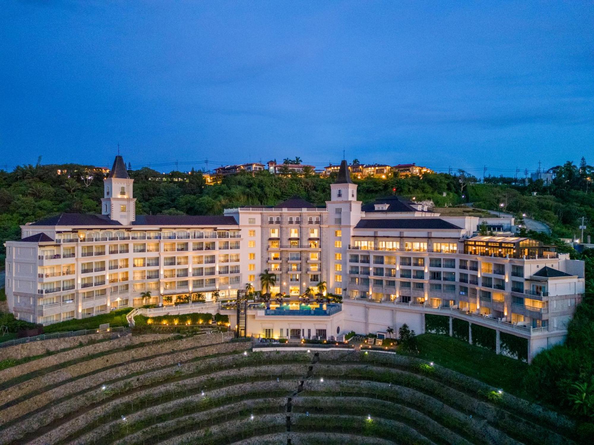 Twin Lakes Hotel Tagaytay City Екстер'єр фото