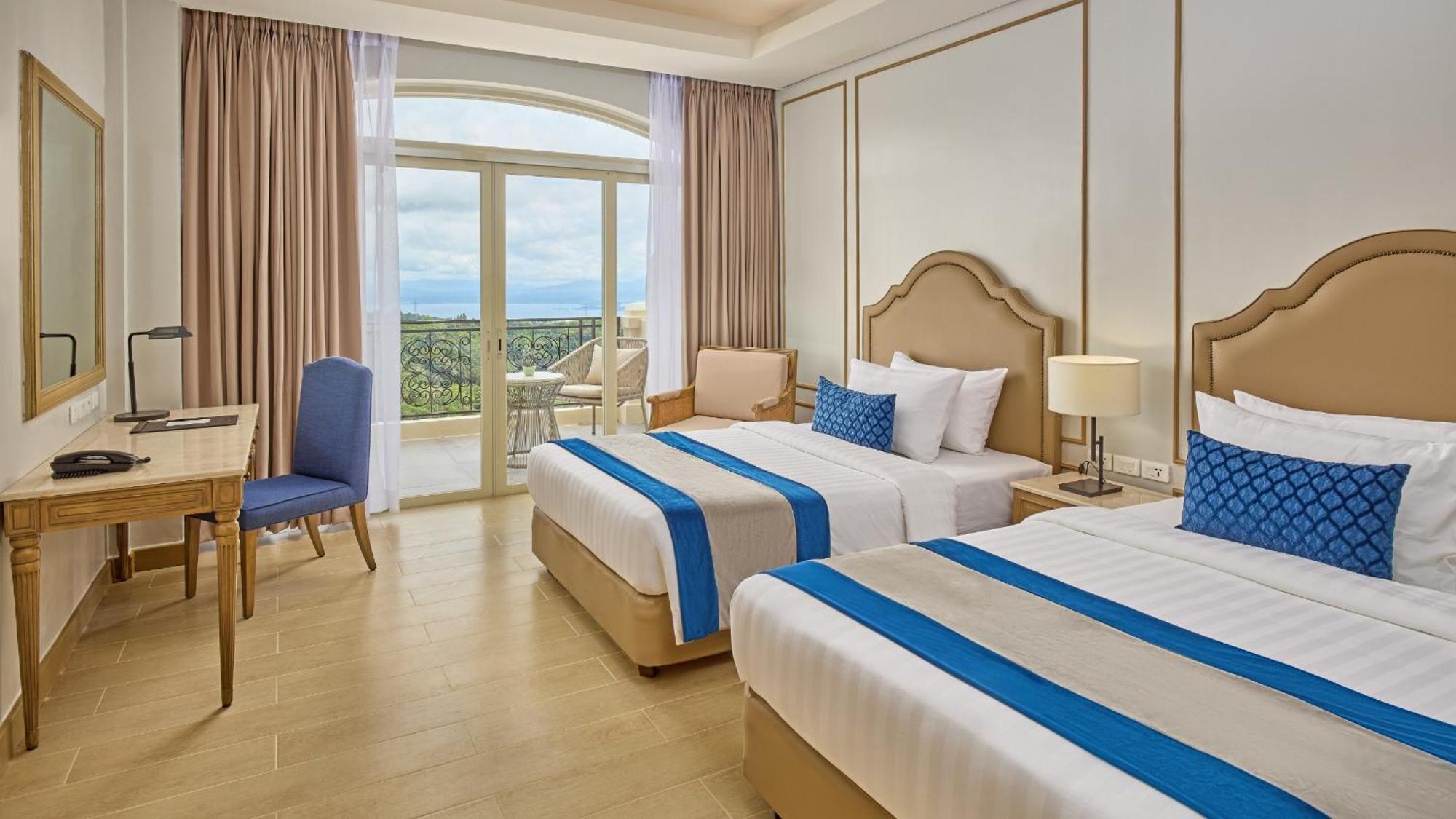 Twin Lakes Hotel Tagaytay City Екстер'єр фото