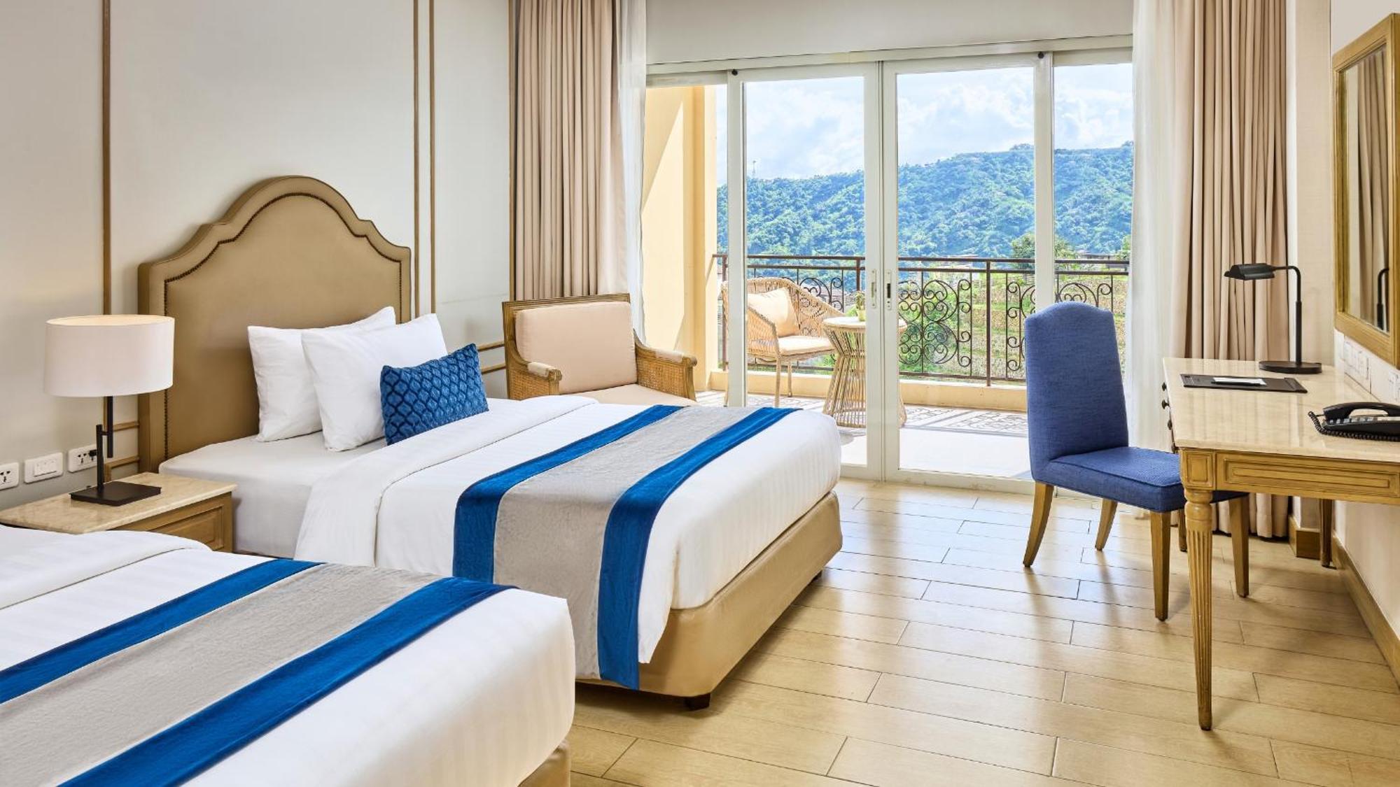 Twin Lakes Hotel Tagaytay City Екстер'єр фото